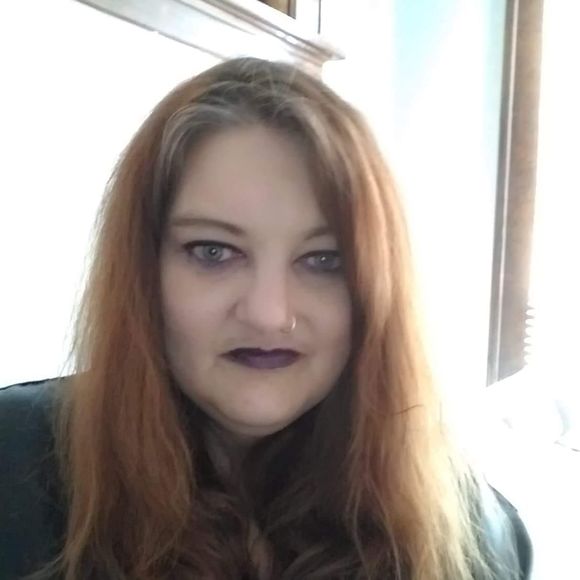 Meet your Posher, Dina - Picture 1 of 4